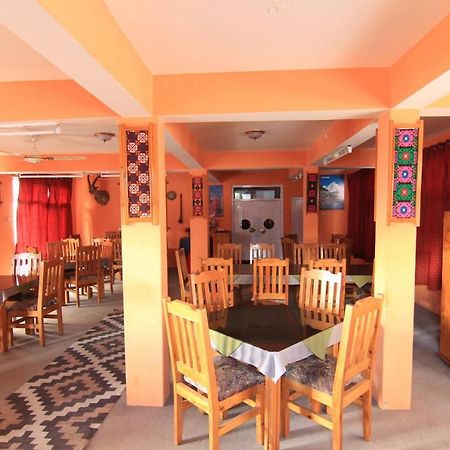 World Roof Hotel Hunza Karimabad  Luaran gambar