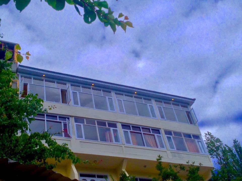 World Roof Hotel Hunza Karimabad  Luaran gambar