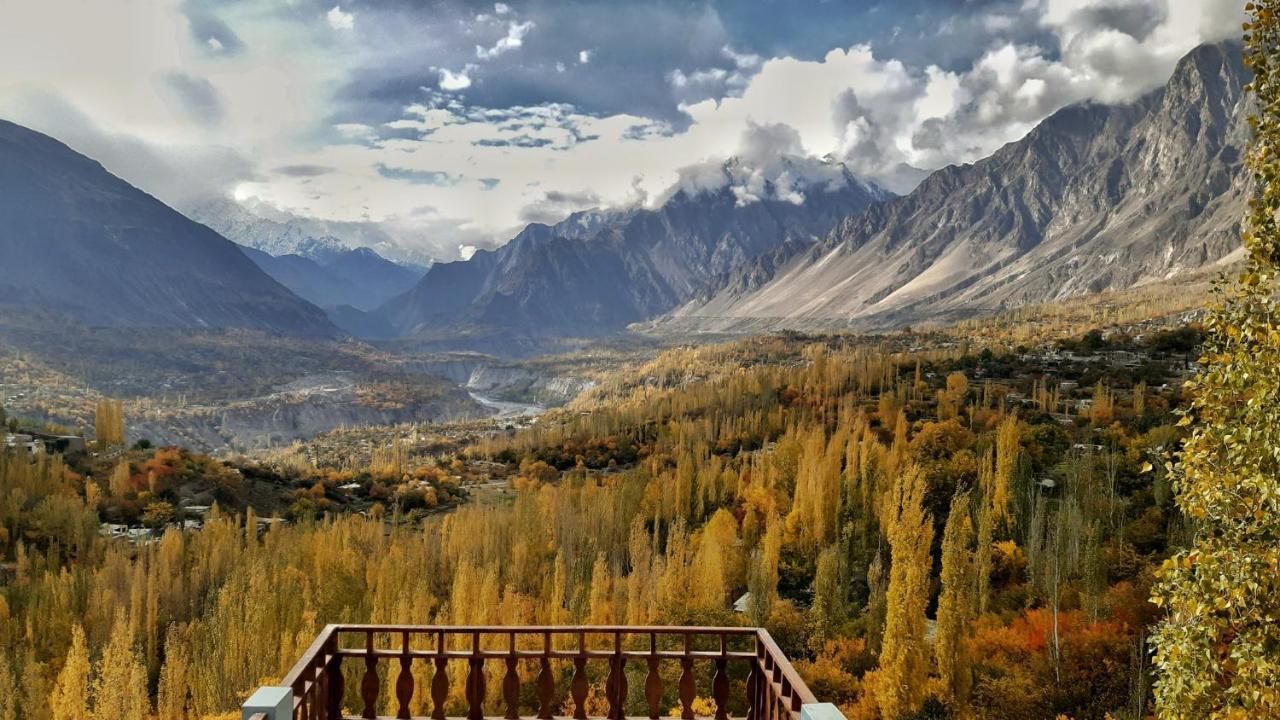 World Roof Hotel Hunza Karimabad  Luaran gambar